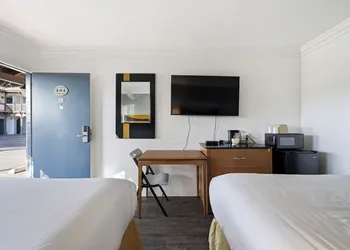 Sunset Motel hotel thumbnail 3