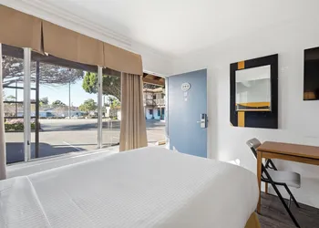 Sunset Motel hotel thumbnail 7