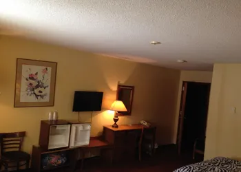 Englehart Inn hotel thumbnail 4