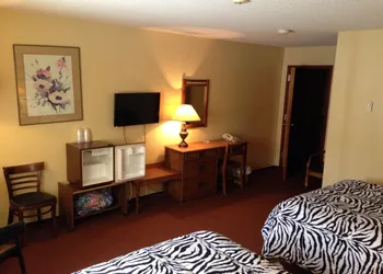 Englehart Inn hotel thumbnail 6