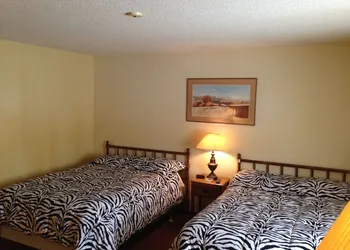 Englehart Inn hotel thumbnail 7
