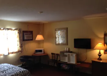 Englehart Inn hotel thumbnail 8