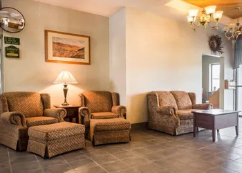 Quality Inn New Columbia–Lewisburg hotel thumbnail 2