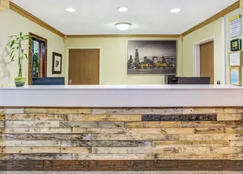 Days Inn by Wyndham Great Lakes Naval Base hotel thumbnail 3