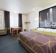 Super 8 by Wyndham Bernalillo hotel detail image 4