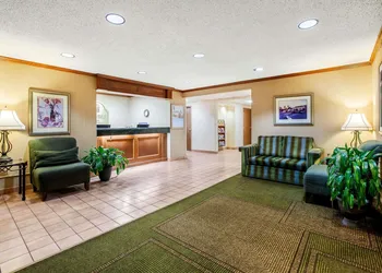 La Quinta Inn by Wyndham Detroit Southgate hotel thumbnail 2