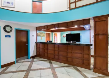 Howard Johnson by Wyndham Evansville East hotel thumbnail 3