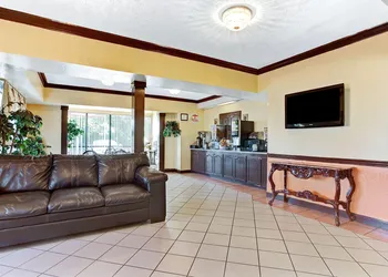 Super 8 by Wyndham Jackson/Ridgeland hotel thumbnail 3