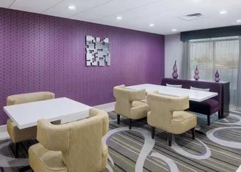 La Quinta Inn & Suites by Wyndham Kennesaw hotel thumbnail 2