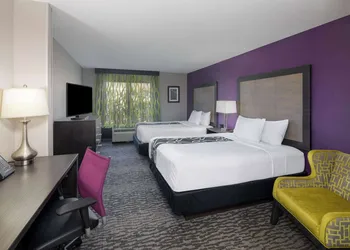 La Quinta Inn & Suites by Wyndham Kennesaw hotel thumbnail 4