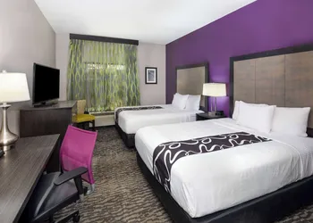 La Quinta Inn & Suites by Wyndham Kennesaw hotel thumbnail 7