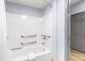 Quality Inn Oak Ridge - Knoxville West hotel thumbnail 6