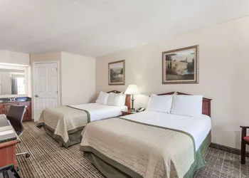 Baymont by Wyndham Hickory hotel thumbnail 3