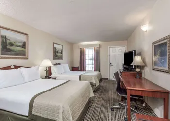 Baymont by Wyndham Hickory hotel thumbnail 5