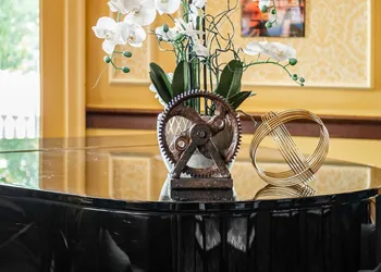 The Lafayette A grand Riverboat Era Hotel hotel thumbnail 6