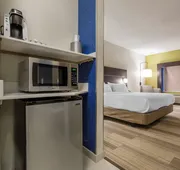 Holiday Inn Express & Suites Chicago West - St Charles by IHG hotel detail image 7
