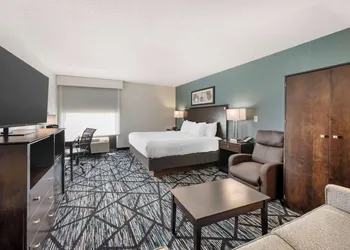 Best Western Plus Anderson hotel thumbnail 4