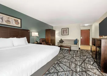 Best Western Plus Anderson hotel thumbnail 6