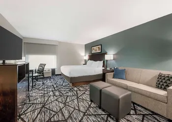 Best Western Plus Anderson hotel thumbnail 3