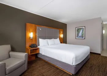 Ramada by Wyndham Northern Grand Hotel & Conference Centre hotel thumbnail 7