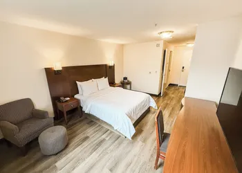 West Edmonton Mall Inn hotel thumbnail 8