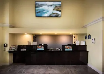 Days Inn by Wyndham Wayne hotel thumbnail 2