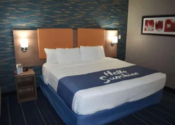 Days Inn by Wyndham Wayne hotel thumbnail 7
