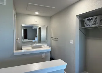 MainStay Suites Springfield South - Battlefield Rd hotel thumbnail 6