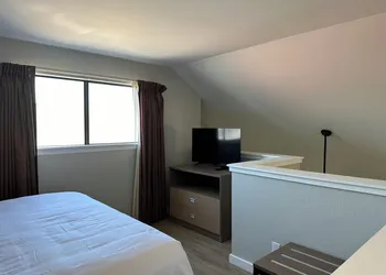 MainStay Suites Springfield South - Battlefield Rd hotel thumbnail 7