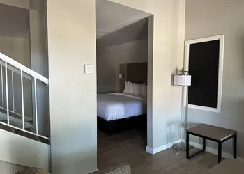 MainStay Suites Springfield South - Battlefield Rd hotel thumbnail 8