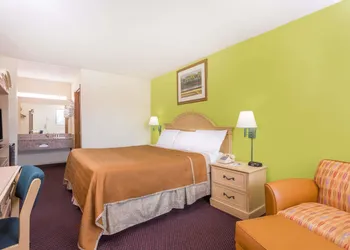 Travelodge by Wyndham Cordele hotel thumbnail 3