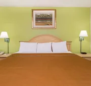 Travelodge by Wyndham Cordele hotel detail image 7