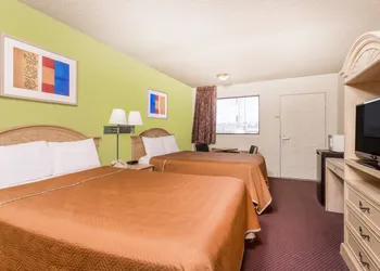 Travelodge by Wyndham Cordele hotel thumbnail 8