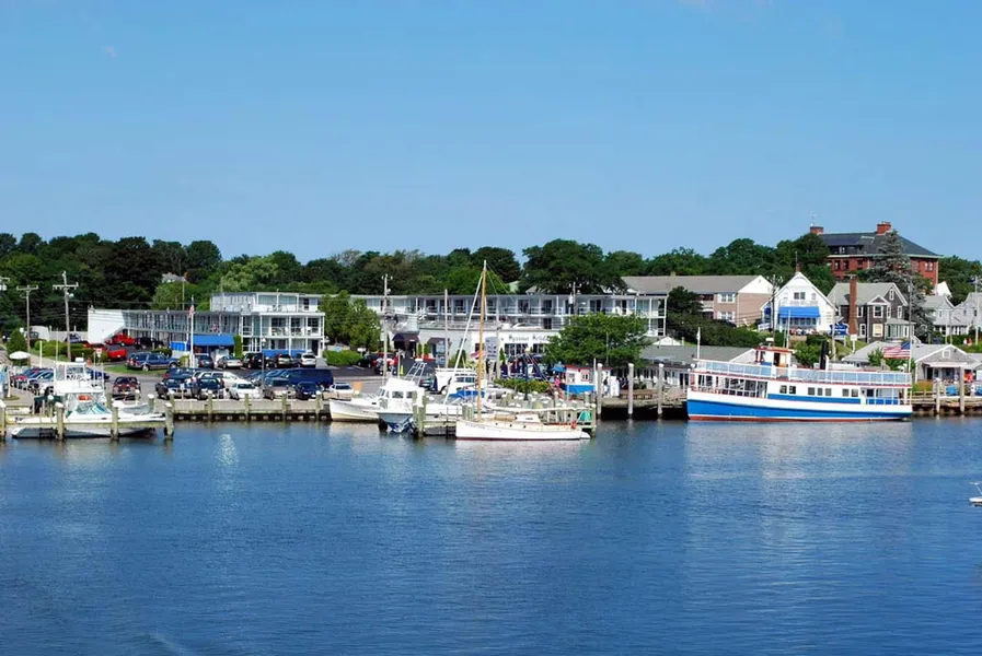 Ocean Street Inn on Hyannis Harbor hotel detail image 6