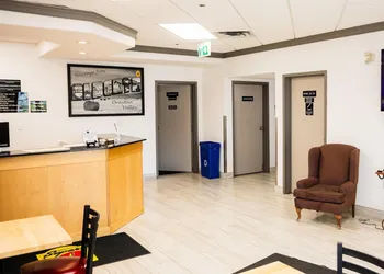 Super 8 by Wyndham Drayton Valley hotel thumbnail 3