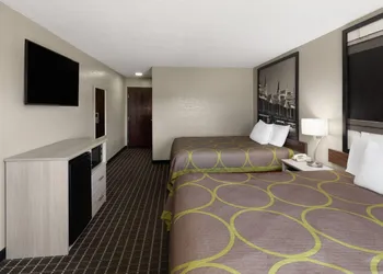 Super 8 by Wyndham Shepherdsville / Louisville South I65 hotel thumbnail 5