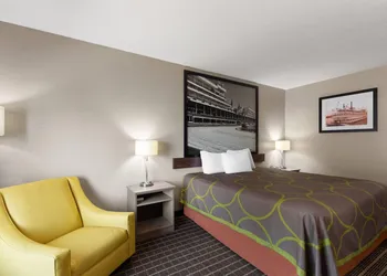 Super 8 by Wyndham Shepherdsville / Louisville South I65 hotel thumbnail 6