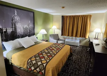 Super 8 by Wyndham Dyersville near Field of Dreams hotel thumbnail 6