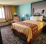 Super 8 by Wyndham Dyersville near Field of Dreams hotel detail image 7