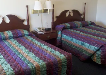 Four Oaks Lodging & RV Resort hotel thumbnail 4