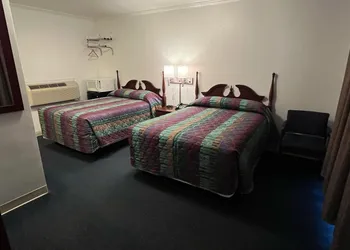 Four Oaks Lodging & RV Resort hotel thumbnail 6