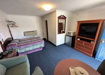 Four Oaks Lodging & RV Resort hotel thumbnail 8