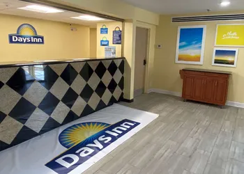 Days Inn by Wyndham Atlanta/Southlake/Morrow hotel thumbnail 2