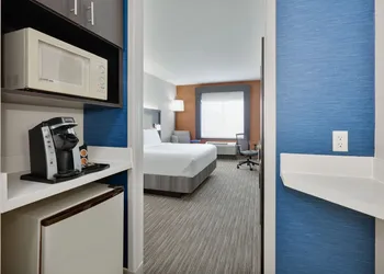 Holiday Inn Express Hotel & Suites Dallas - Duncanville by IHG hotel thumbnail 2