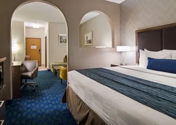 Best Western Plus Tulsa Inn & Suites hotel thumbnail 6