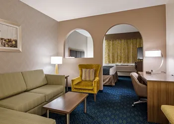 Best Western Plus Tulsa Inn & Suites hotel thumbnail 7
