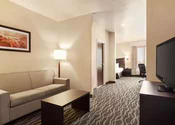 Baymont by Wyndham Clute/Lake Jackson hotel thumbnail 4
