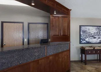 Super 8 by Wyndham Sioux Falls/41st Street hotel thumbnail 2