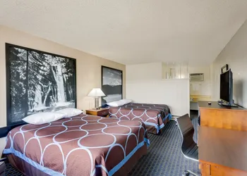 Super 8 by Wyndham Alturas hotel thumbnail 5