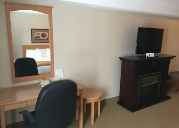 Super 8 by Wyndham Fort Nelson BC hotel thumbnail 6